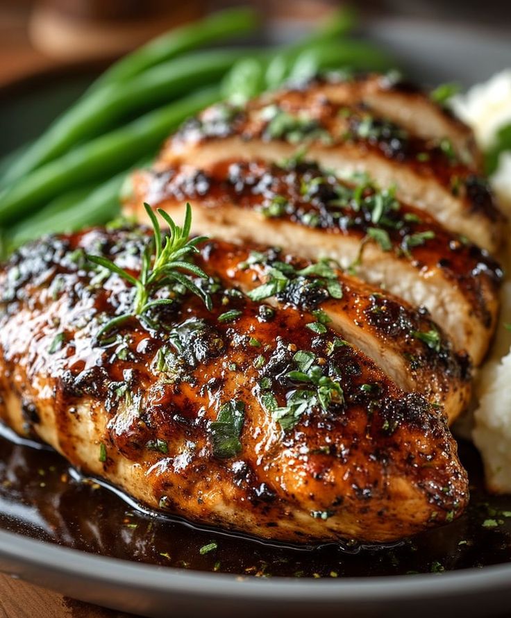 CHICKEN BREAST FILLETS 300g